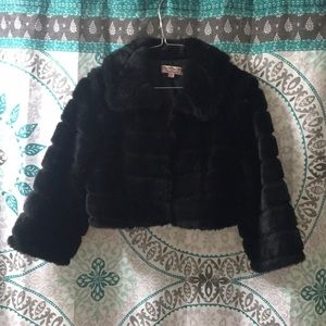 Faux fur crop coat for women